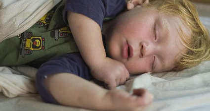 萌物流传|宝宝恐惧感太强的原因是什么？妈妈该如何缓解宝宝的恐惧？