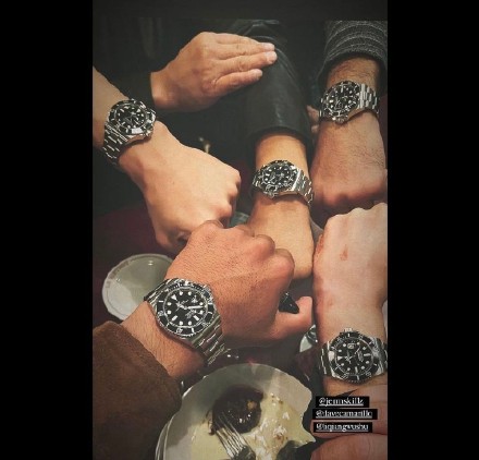 腕表魔术师郑师傅 Keanu Reeves送演员劳力士！主打潮奢DE手表能否弯道超车劳力士？