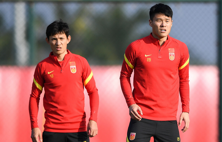 国足|获2个最佳！国足23人大名单生变：1名主力归化出局，第一队长诞生