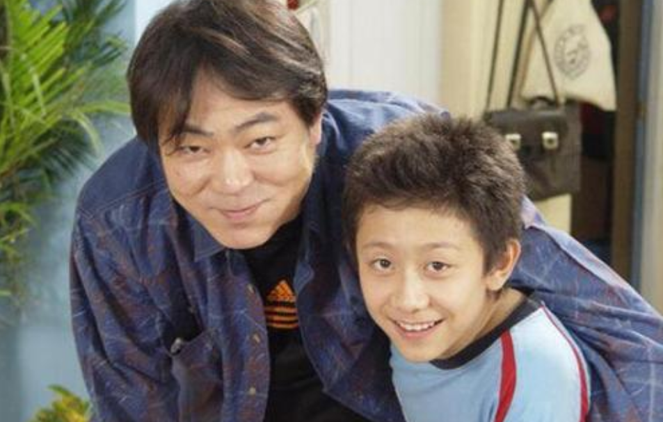 张一山|张一山隐瞒多年的父亲曝光,原来是他,难怪张一山不公开!