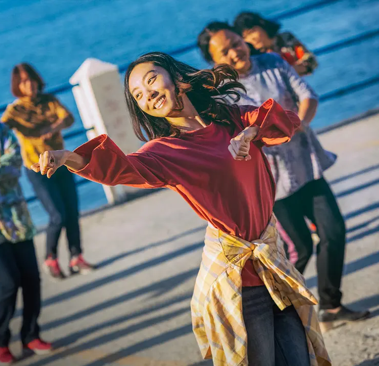 周星驰|没盼来《功夫2》，却等到了周星驰另一部大片的消息，海报太吸睛