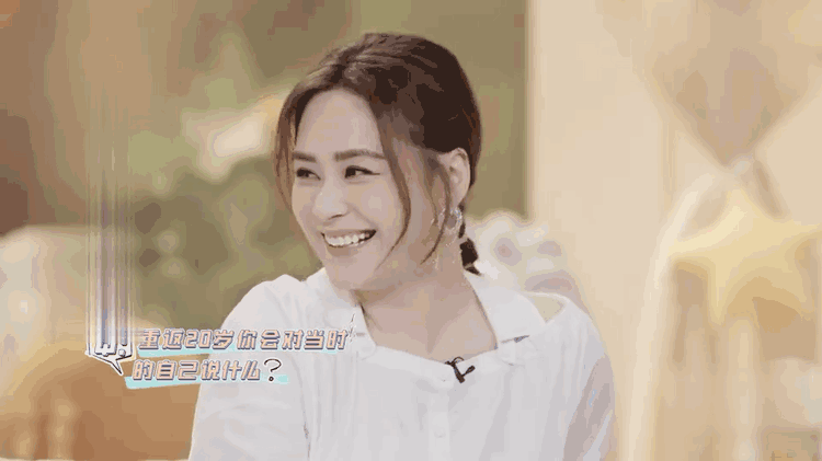 阿娇|阿娇离婚后胖出新高度，脖子几乎不见了，比同框的宁静大了一个码