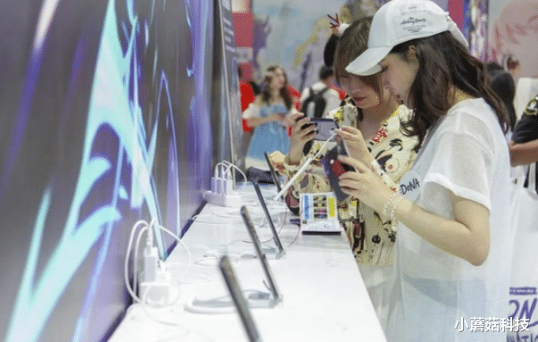 小屏|目前可以闭眼入手的4款小屏手机，配置都很强悍，缺点是卖的太贵！