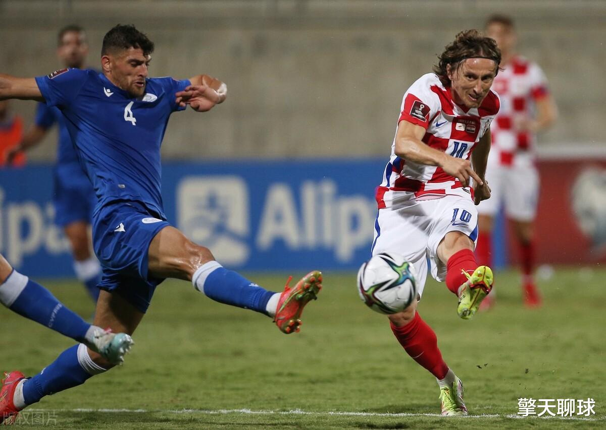 克羅地亞隊(duì)|3-0，世界亞軍踢瘋了，71%控球+轟29腳，坐穩(wěn)第一+甩歐洲冠軍7分