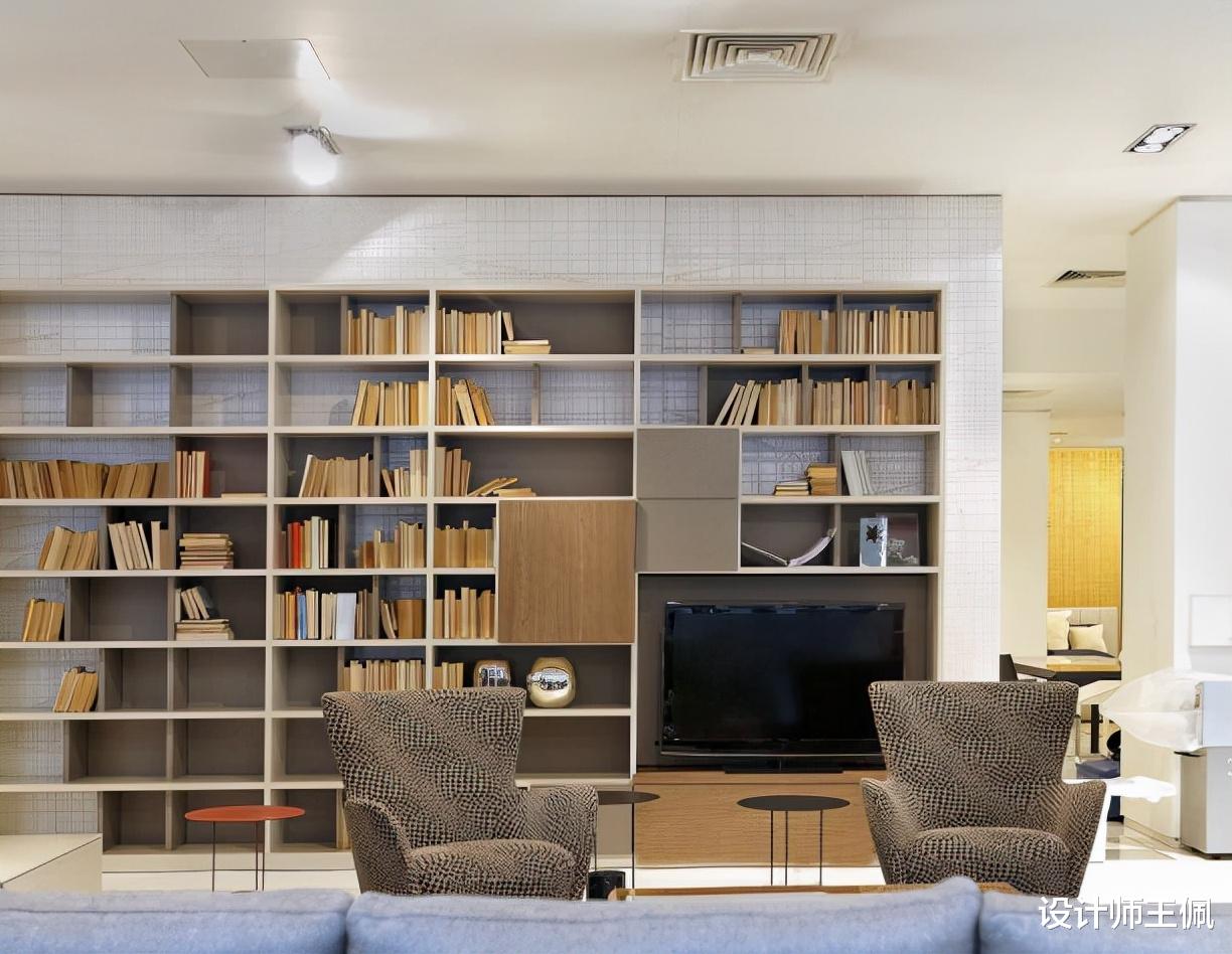 明明一个书架就能满足需求，为什么都要“书房”？真是浪费空间