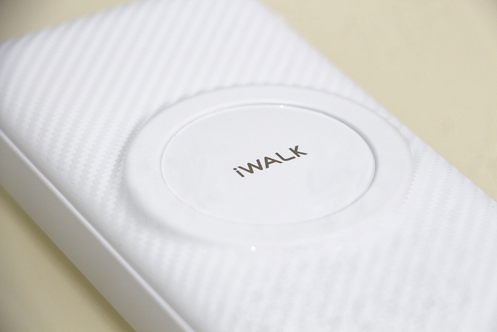 |“啪嗒”一聲就充電，iWALK魔咔嗒寶移動電源 體驗報告