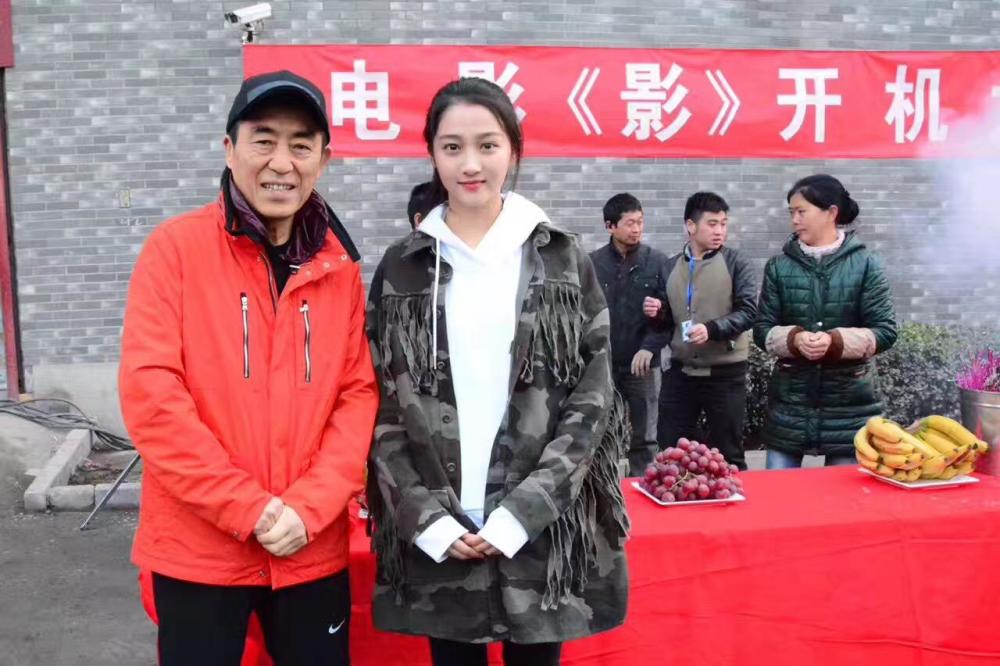 王小帅|关晓彤这么小的年纪能在复杂的娱乐圈混得这么好，不全是靠家里的关系，她的情商也是一直在线的
