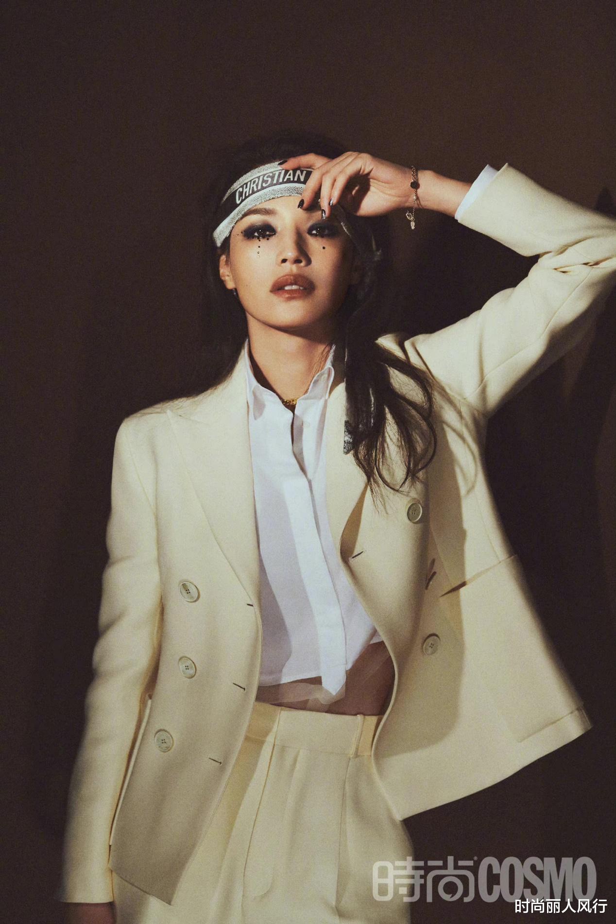 时尚丽人风行 舒淇的硬照不会出错！时隔两年再穿Dior拍闭年刊，气场全开变女王
