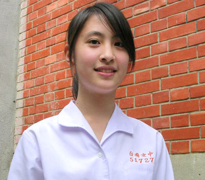 发型|初中生发型有“新标准”,男生尚可接受,女生有点一言难尽