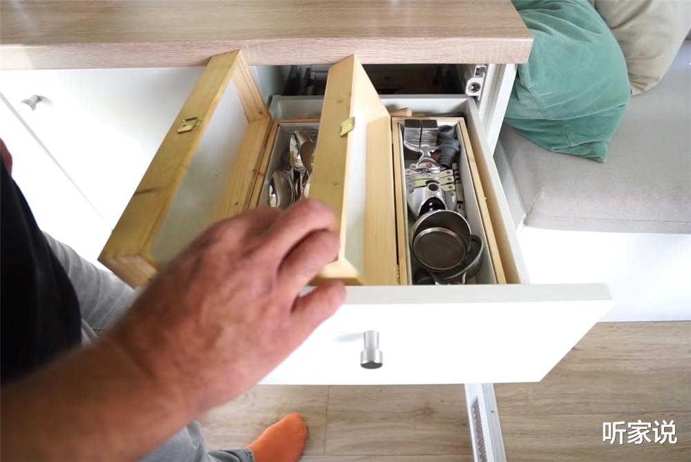 大叔买下1983年废旧公交车，把车内26㎡空间变成蜗居，网友：牛啊