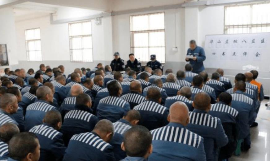  被判“无期”的罪犯：每天在监狱里干什么？说出来可能都不信