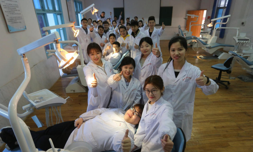 医生|医学类专业就业前景排名，中医学表现亮眼，榜首叫人眼前一亮