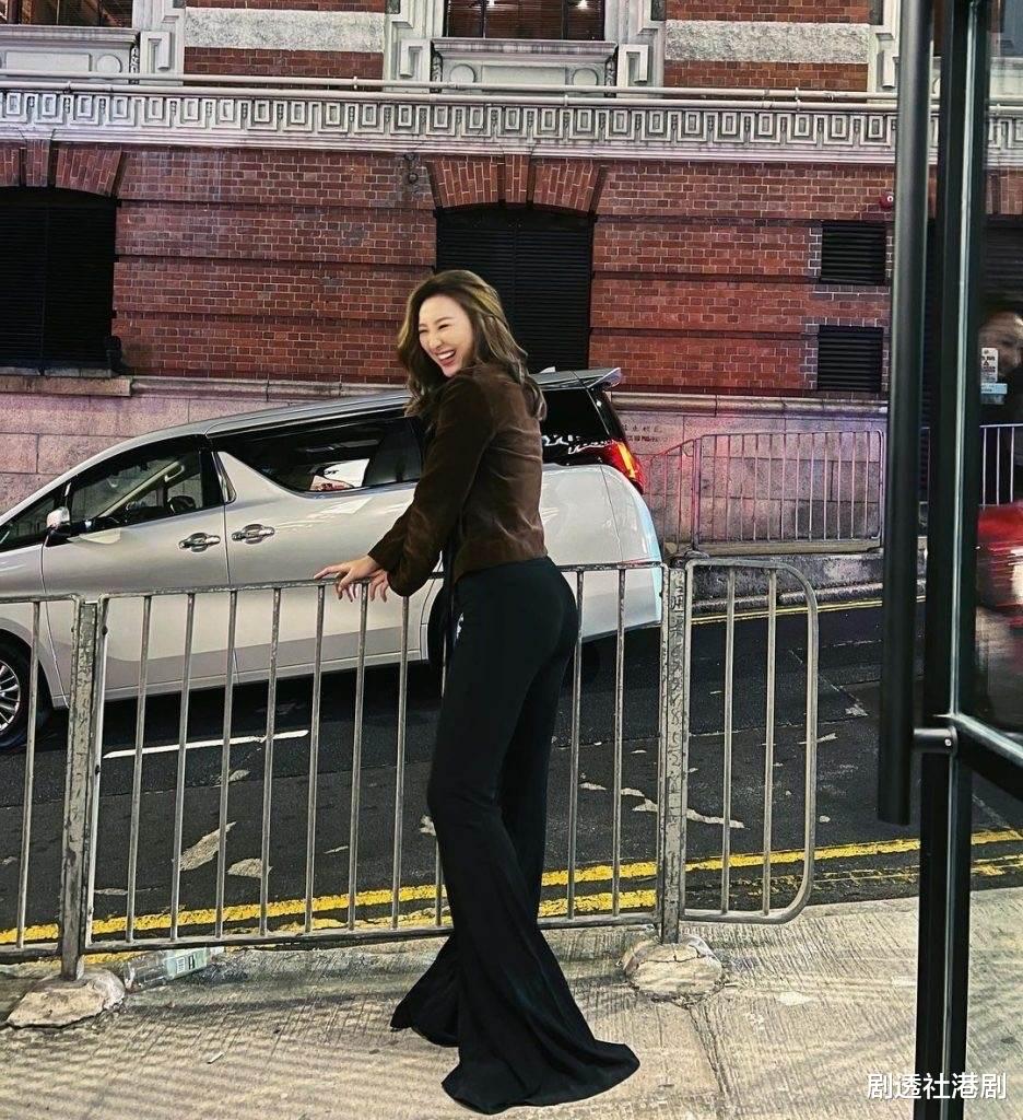高海宁|无需P图!TVB小花高海宁分享拍逆天长腿心得,S形曼妙身姿抢镜