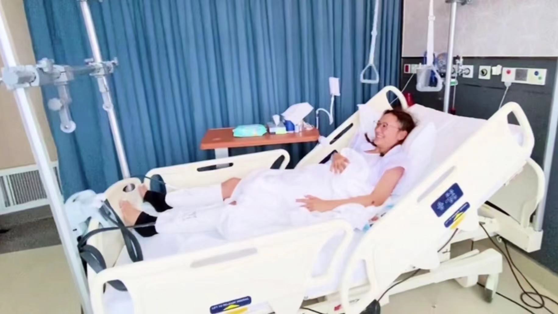 应采儿|38岁应采儿生病住院，头发稀疏面容憔悴，却被网友喊话多捐款