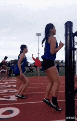 |秘书过了午休时间还在办公室里休息，她为啥不怕扣工资？哈哈哈