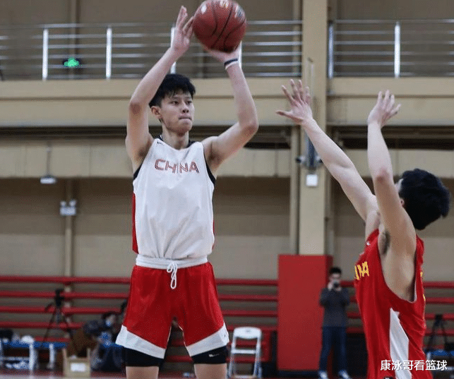 NBA|24+7!17+9!中国篮球天才超级崛起,他未来能冲击NBA吗?