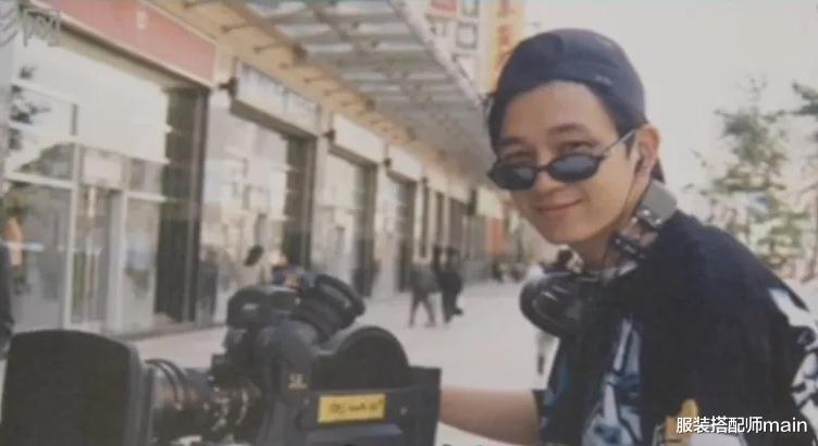 服装搭配师main|年轻靠颜值，中年靠演技，爱摇滚也爱书画，潘粤明真宝藏好男人