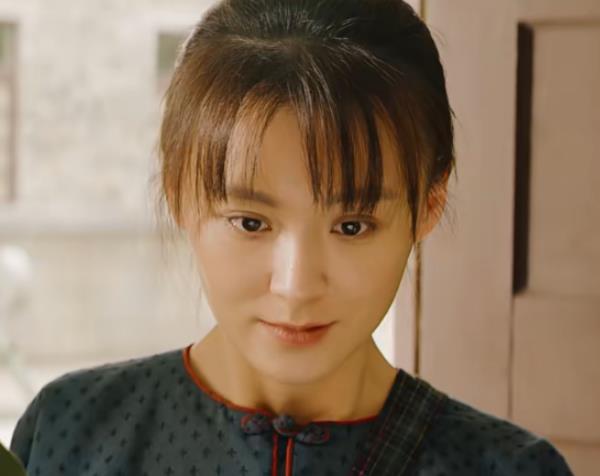 杨幂|《王牌部队》毛林林36岁了，素颜依旧很美，跟肖战组CP毫无违和感