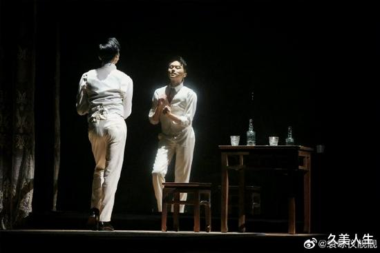 久美人生|张智霖跳曼波舞引袁咏仪发问：体会到我的快乐了?