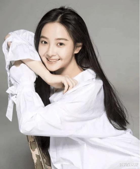 释小龙|她是释小龙的“初恋”，12岁爆红全国，后来美得不可方物