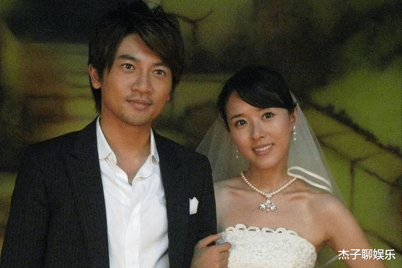 颜丹晨|凭借《宝莲灯》走红的她,43岁挺孕肚走红毯,孩子爸身份罕曝光