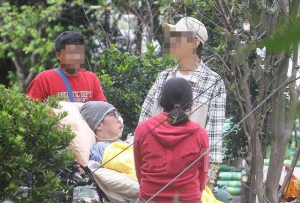 袁惟仁|音乐人袁惟仁摔伤成植物人！眼睛能张却无法认人，身型消瘦引心疼