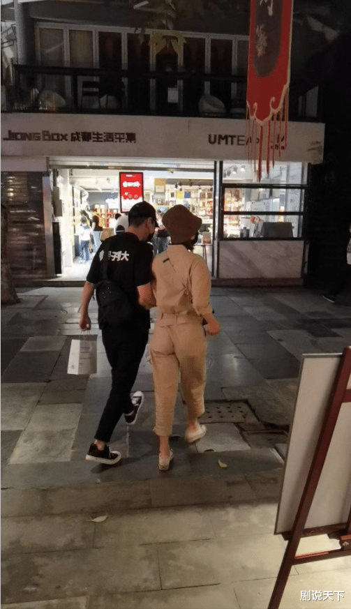 明星|一大波明星被偶遇:赵又廷高圆圆挽手超亲密,韩寒女儿身高惊人