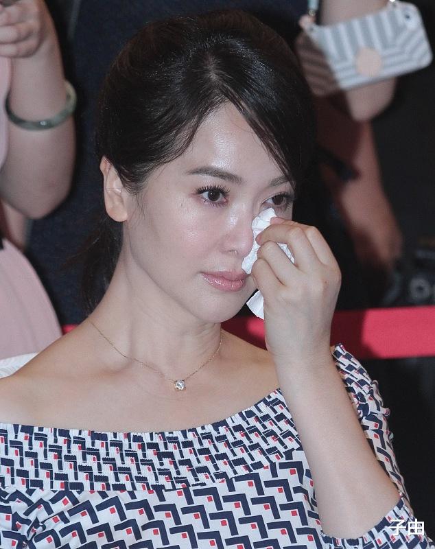 左小青|左小青今天发离婚微博：是不是因和章子怡的关系？为了不让汪峰难堪！