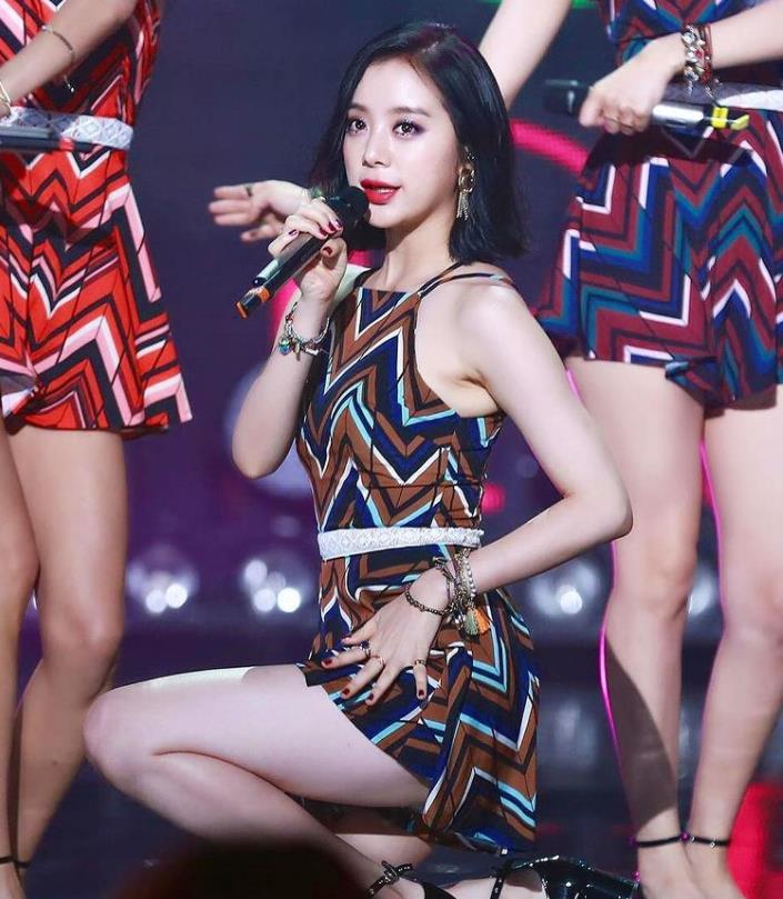 美丽|韩国女星惠林首晒六个月超大孕肚，网友：像盛开的花一样美丽