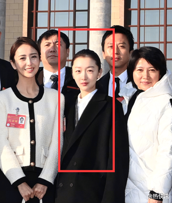 佟丽娅|第十一次全国文代会，佟丽娅镜头下的大合影，五位女代表引发热议