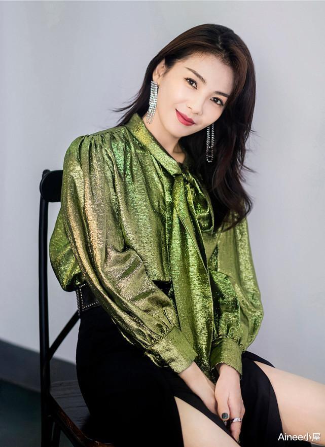 Ainee小屋|刘涛真是大女人穿搭目标，裤子开叉到腿根，配衬衫显妩媚风韵
