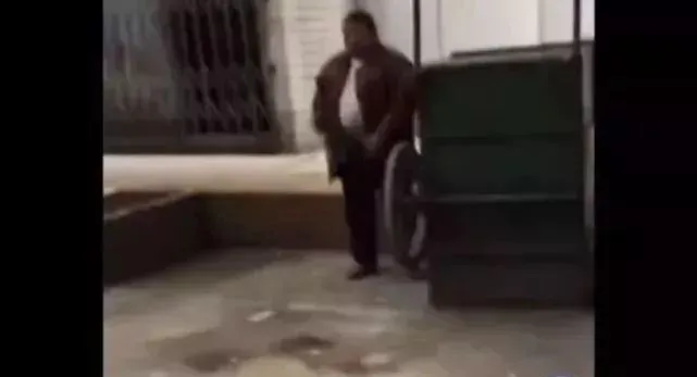 龙湾 龙湾一男子多次当街脱裤遛鸟被抓了