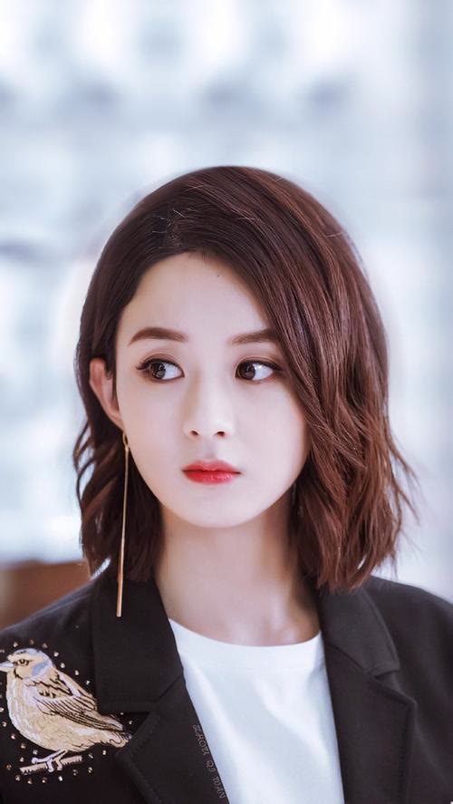 发型 发型得根据脸型来决定，马伊琍剪掉黑长直，显年轻还更显气质