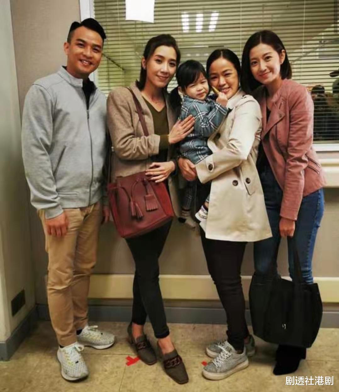 TVB|进军饮食界！TVB知名绿叶投资六位数开汉堡店，价格实惠深受欢迎