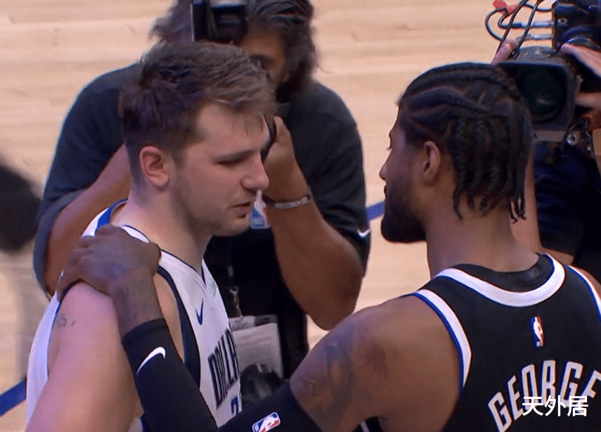 达米恩·利拉德|3场40+！利拉德之后，季后赛又一人昂首离开，乔治上前安慰他