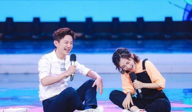 秦海璐|谢娜：浪潮退去，才知谁是裸泳，节目落幕，她时代也结束了