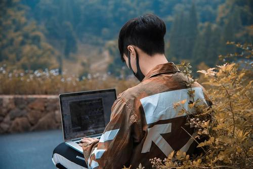 比特币 新华社三问比特币,你永远唤不醒一个装睡的人