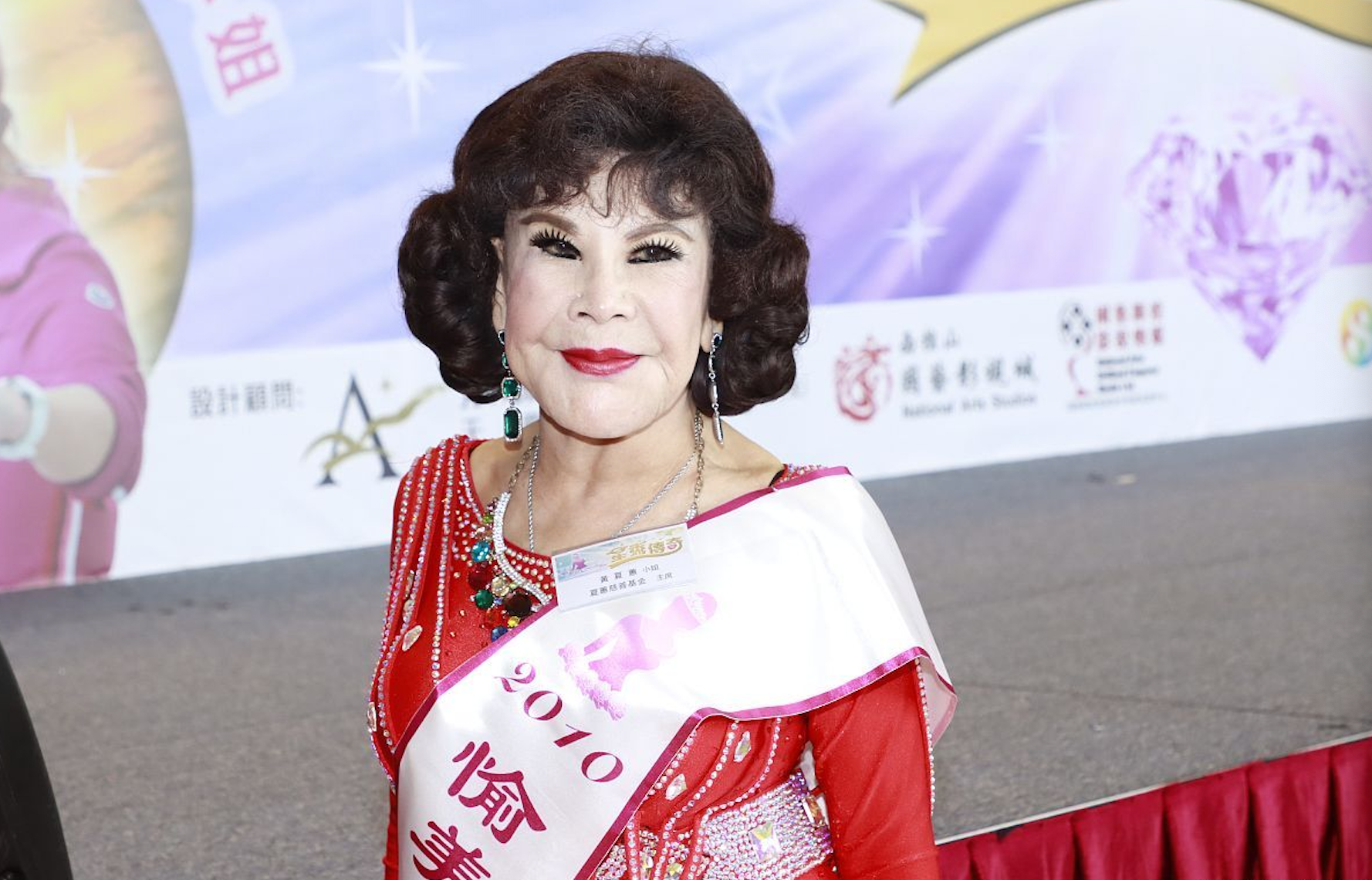 整容|整容老去和自然老去有何区别？4对同龄貌美女星今昔对比差距大