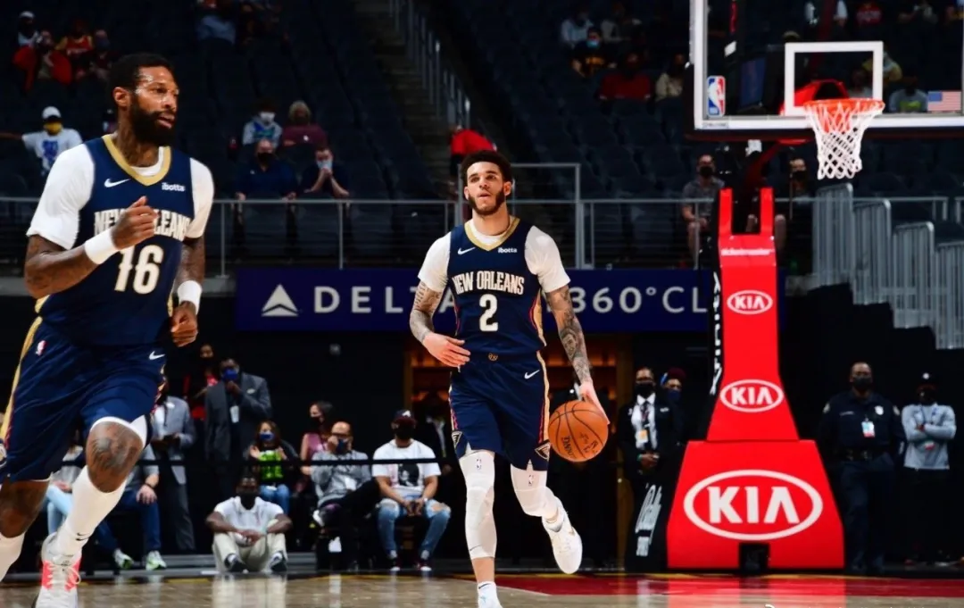 伊塞亚·托马斯|他身穿24号球衣回归！单节11记三分！胖虎直接被帽傻了！