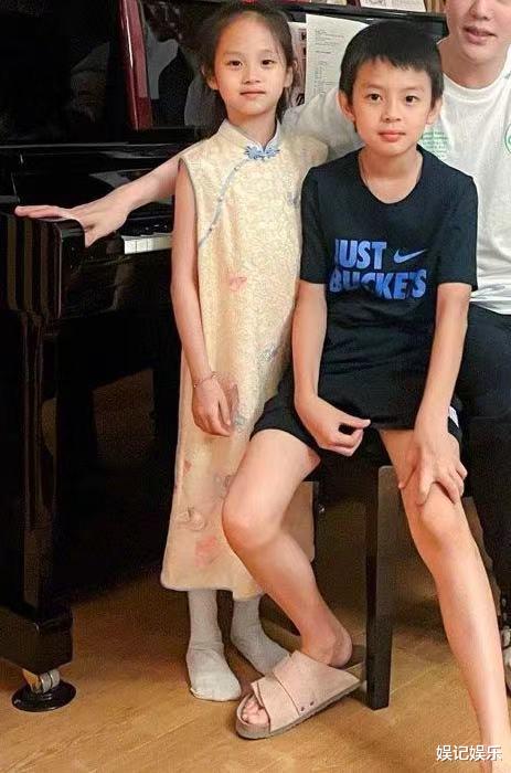 李云迪|李云迪曝光孙俪儿女正脸照，等等帅气像爸爸，小花妹妹越来越漂亮