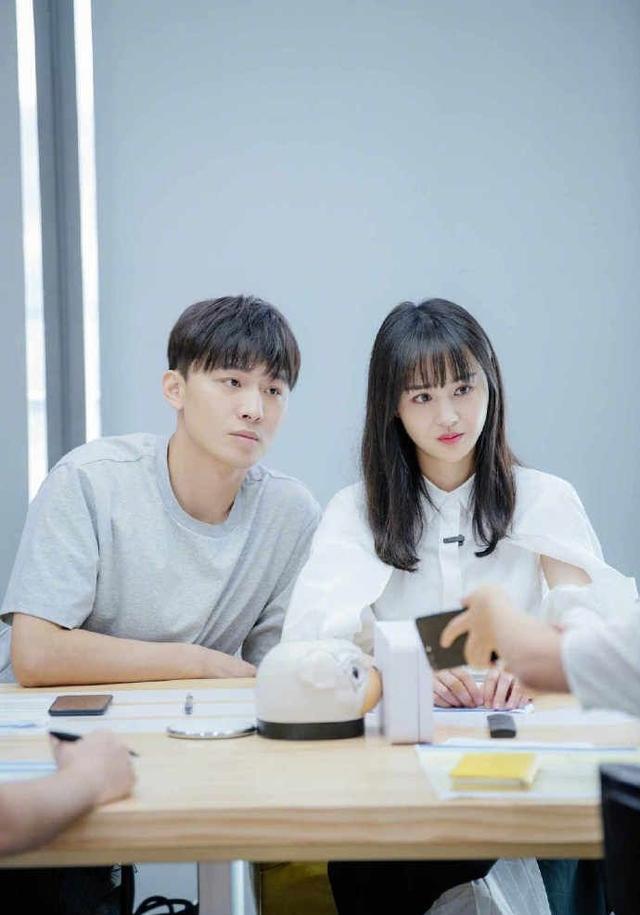 郑爽|郑爽社交平台遭永久禁言，作品被悉数下架，坦言自己不能生育