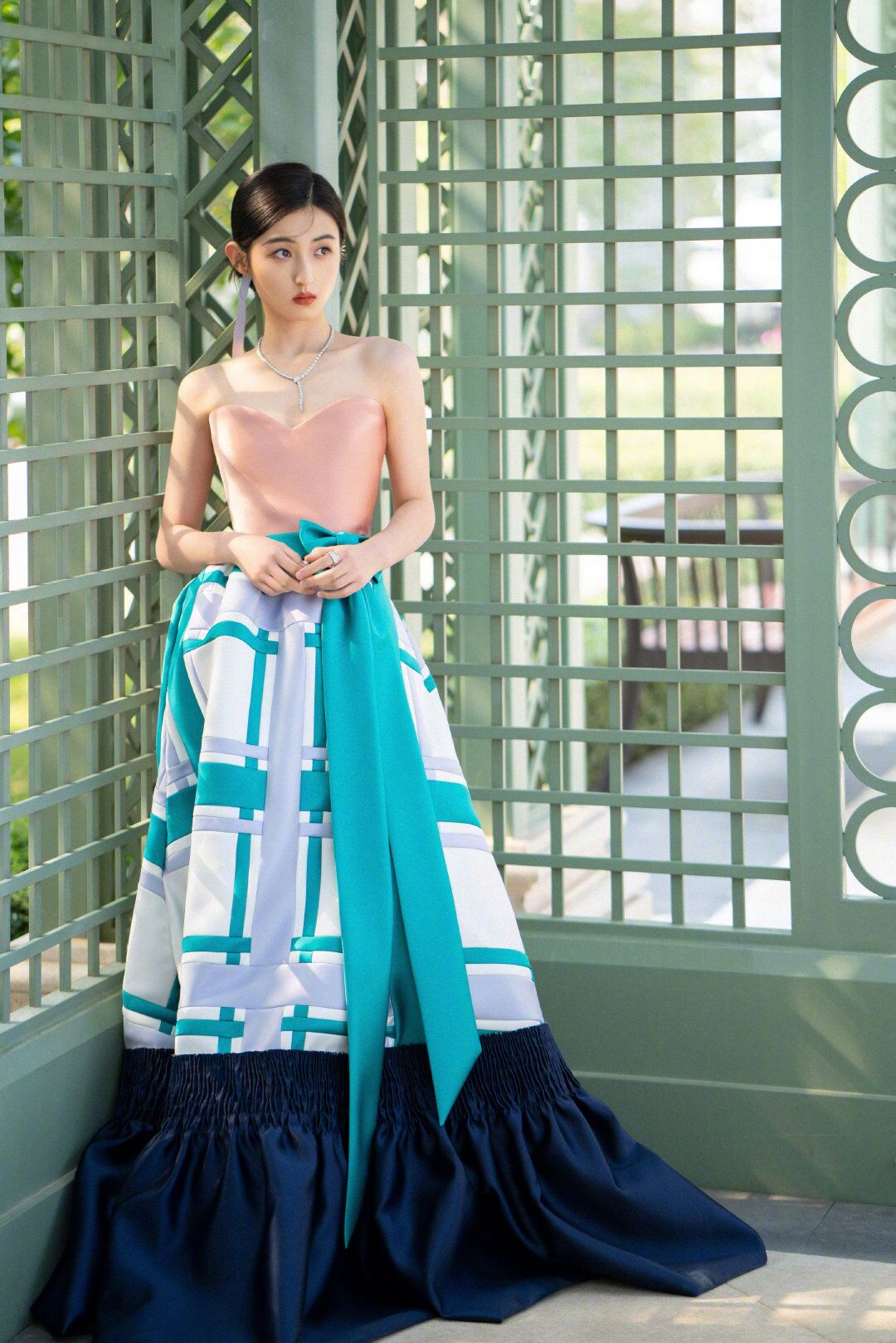 赵丽颖|金鸡奖闭幕式女星斗艳：四位影后预备员各显千秋，赵丽颖又纯又欲