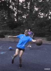 时尚炫点 楼上的邻居每到了晴天，就会晒奇奇怪怪的东西……