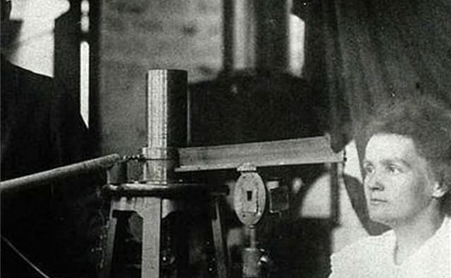  居里夫人发现了镭，受到万千人追捧，却无意间打开了“地狱之门”