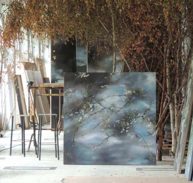 收藏家 她买下一座废弃城堡，花10年用画笔打造3000㎡绝美画室！