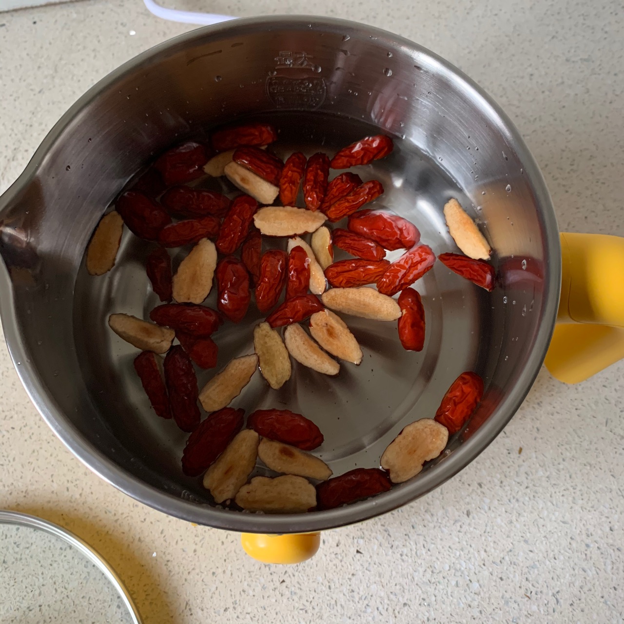 “睡前”吃1碗，舒筋活络补气血，早上最好不要吃