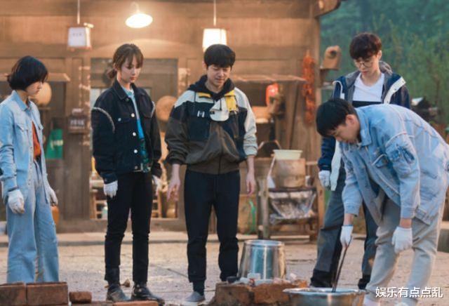 杨紫|黄磊问杨紫: 离开《向往》后会和张艺兴保持联系吗? 杨紫的回答显情商