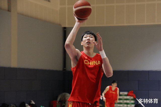 杜鋒|男籃最終12人大名單浮出水面！周琦領銜宏遠3人入選，杜鋒很明智