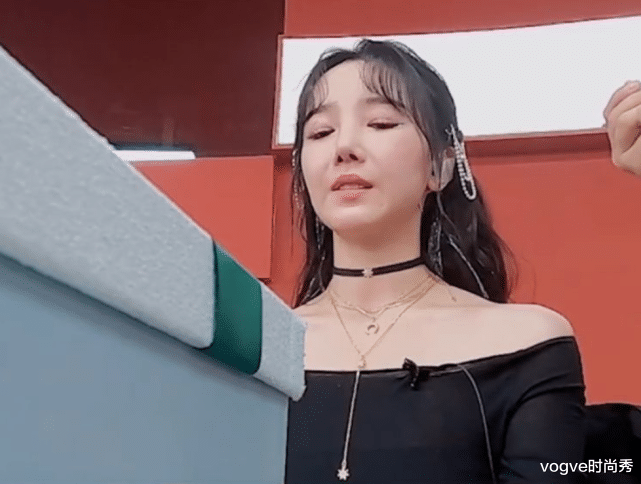 陈小纭|陈小纭有娃娃脸，还有双女团腿，当关掉美颜后，颜值好扎心