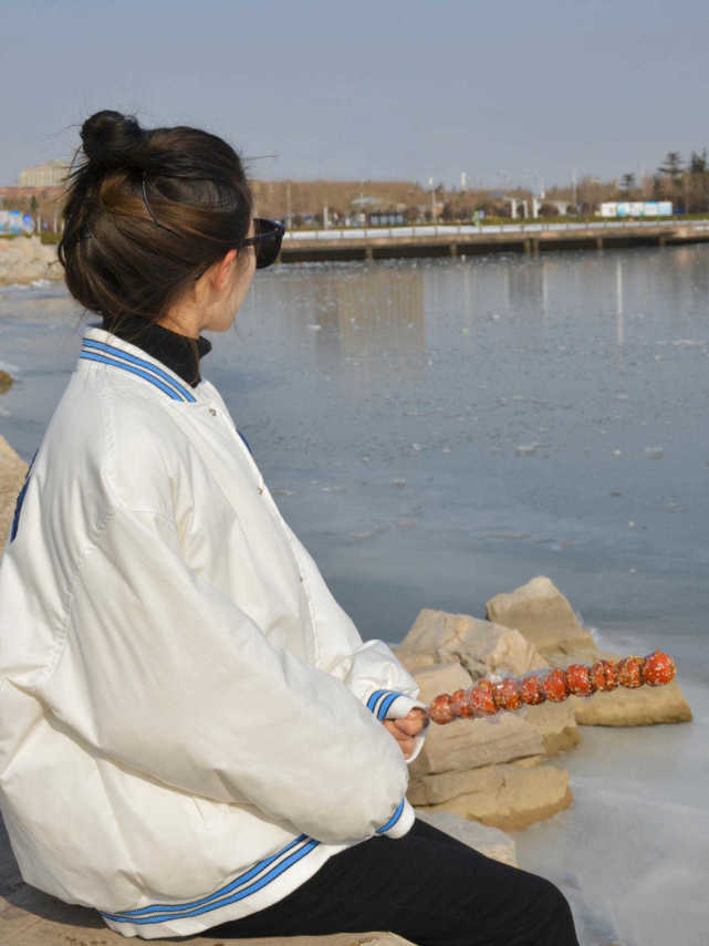 何有强 冬天的羽绒服千万别乱买，照着这个标准选，有格调又有品味